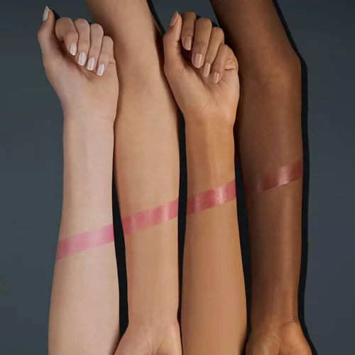 culoare pe diferite nuante de piele pentru catrice Balsam buze ce isi schimba culoarea Hemp & Mint Glow