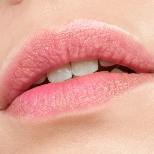 aplicat pe buze catrice Balsam de buze Sparkle Glow