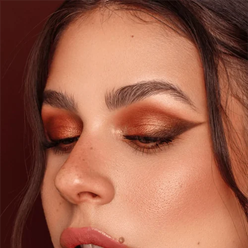 fata machiata cu catrice Creion pentru sprâncene rezistent la apa Slim'Matic Ultra Precise 030 - Dark