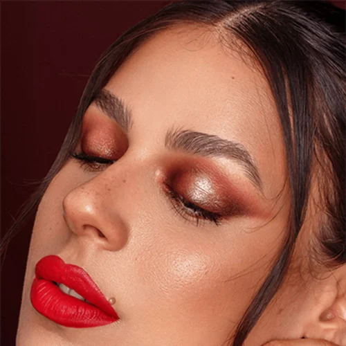 model facut cu catrice Fard pentru pleoape Art Couleurs 350 - Frosted Bronze