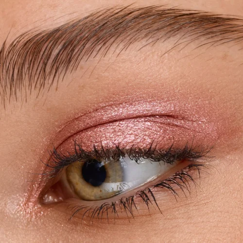 model facut cu catrice Fard pentru pleoape Art Couleurs 370 - Blazing Berry