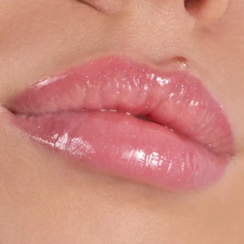 aplicat pe buze catrice Luciu pentru buze Plump It Up Lip Booster 030 - Illusion Of Perfection