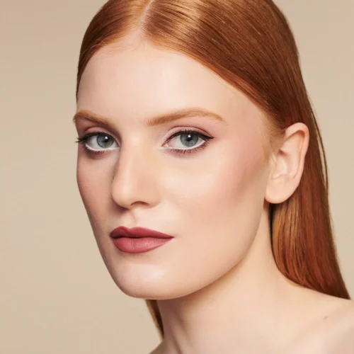 fata machiata cu catrice Mascara Glam & Doll Sculpt & Volume
