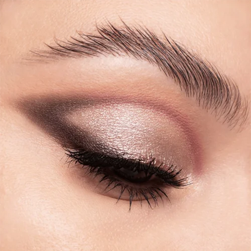 model facut cu catrice Paleta de farduri pentru pleoape Pro Next-Gen Nudes