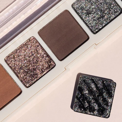 MUA MAKEUP ACADEMY Paleta farduri Eyeshadow Collection - Andromeda Skies