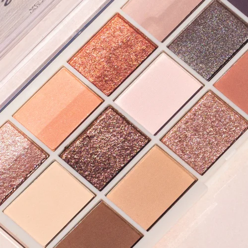 MUA MAKEUP ACADEMY Paleta farduri Eyeshadow Collection - Blush Nudes