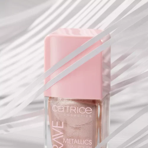 catrice Lac pentru unghii Brave Metallics 05 - Everyday I'm Sparklin´