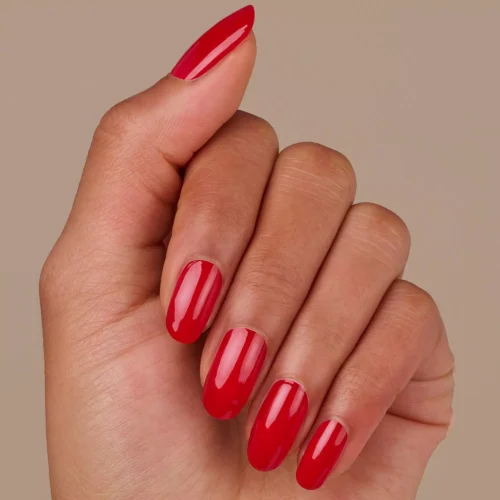 aplicat pe unghii catrice Lac pentru unghii ICONails 140 - Vive l'Amour