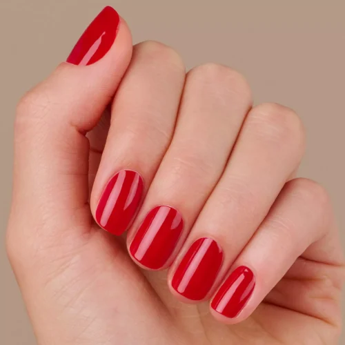 aplicat pe unghii catrice Lac pentru unghii ICONails 140 - Vive l'Amour
