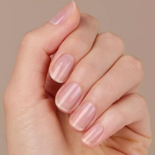 aplicat pe unghii catrice Lac pentru unghii ICONails 146 - Clear As That