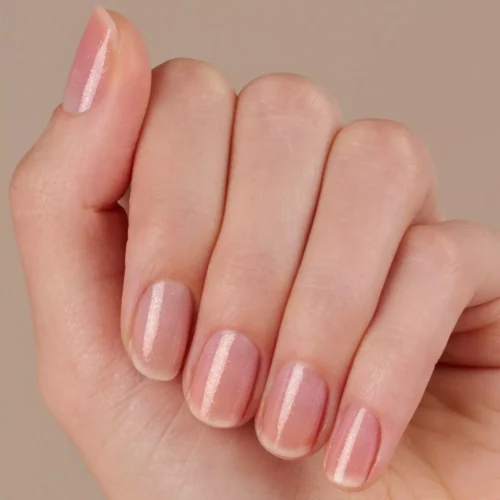 aplicat pe unghii catrice Lac pentru unghii ICONails 147 - Glitter N' Rosé