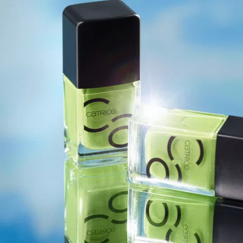 catrice Lac pentru unghii ICONails 150 - Iced Matcha Latte