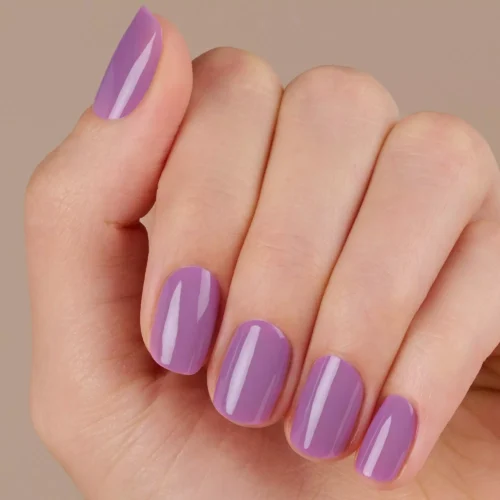 aplicat pe unghii catrice Lac pentru unghii ICONails 151 - Violet Dreams