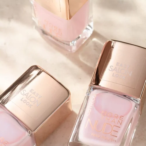 catrice Lac pentru unghii More Than Nude 17 - Meet Me At The BARre