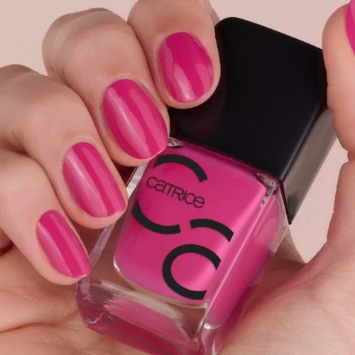 Catrice Lac pentru unghii ICONails 157 - I'm A Barbie Girl