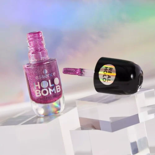 Essence Lac de unghii HOLO BOMB effect 02 - Holo Moly