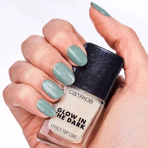 Catrice Top Coat cu effect Glow In The Dark 020 - All Nighter
