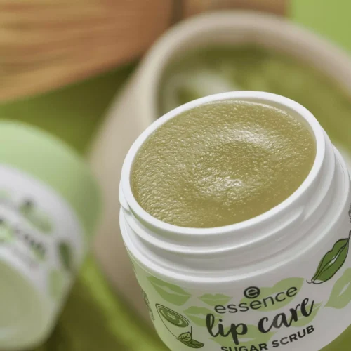 Essence lip care SUGAR SCRUB 02