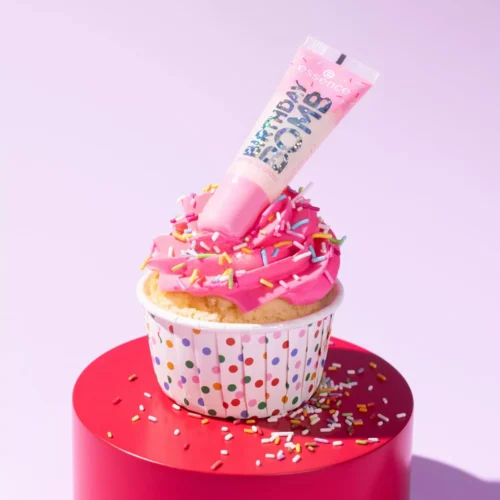 Essence luciu de buze BIRTHDAY BOMB 10ml