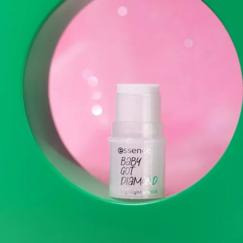Essence stick iluminator BABY GOT DIAMOND