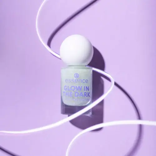 Essence lac de unghii mini GLOW IN THE DARK 01