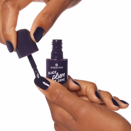 Essence Lac de unghii Gel Nail Colour 84 - BLACK plum & DONE, 8ml