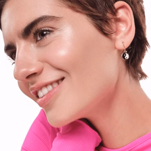 Essence iluminator soft TOUCH BOUNCY GLOW 10 - soft glaze