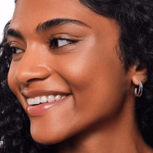 Essence iluminator soft TOUCH BOUNCY GLOW 10 - soft glaze