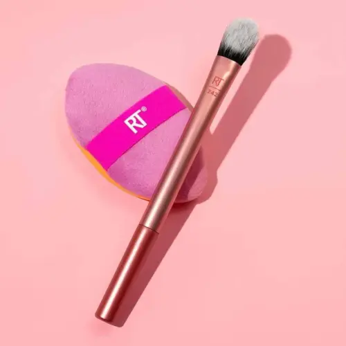 Real Techniques Precision Perfection Duo – Set pensulă pentru corector și burețel pentru machiaj
